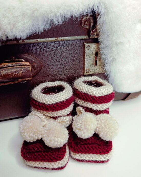 "Latviski sarkanais ar bēšu"